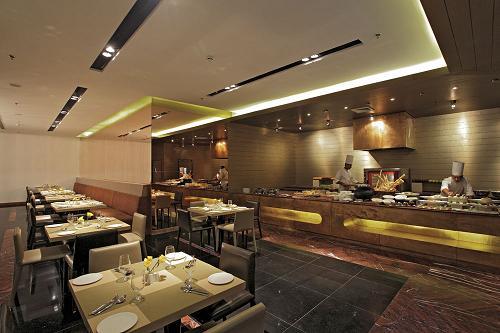 Country Inn and Suites Udyog Vihar Gurgaon Restaurant
