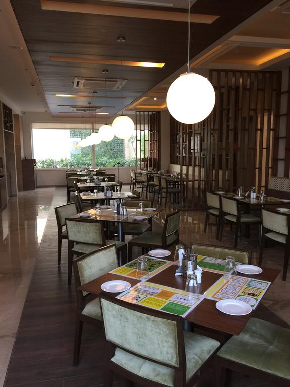 Lemon Tree Hotel Sector 60 Gurgaon Restaurant