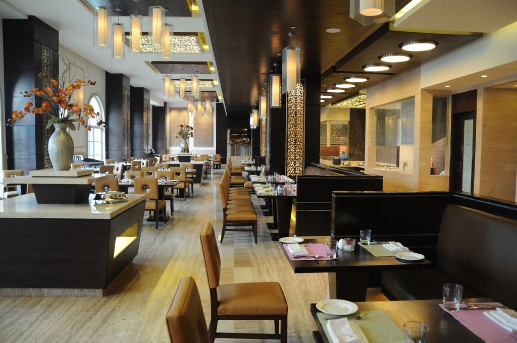 The Pllazio Hotel Gurgaon Restaurant