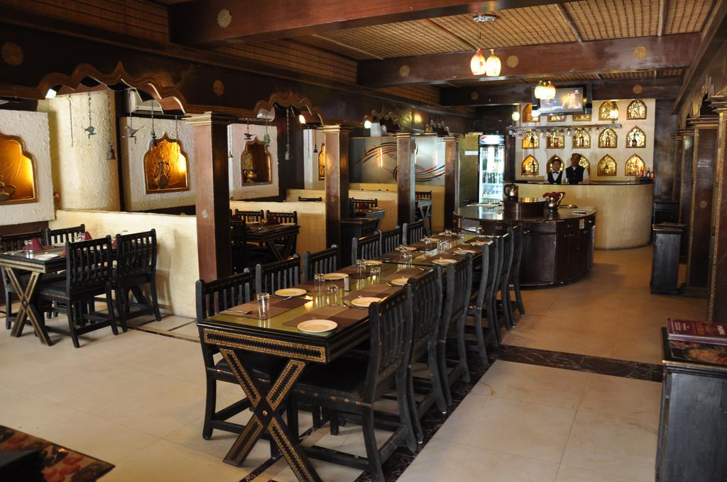 Kshitij Royale Hotel Gurgaon Restaurant