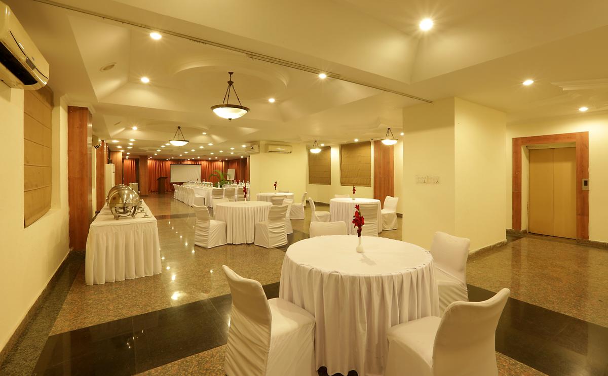Almati Hotel Gurgaon Restaurant